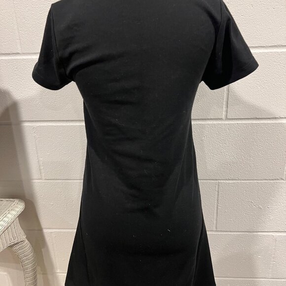 Zara Small Graphic Tee – Everyday Casual Look - Picture 5 of 5